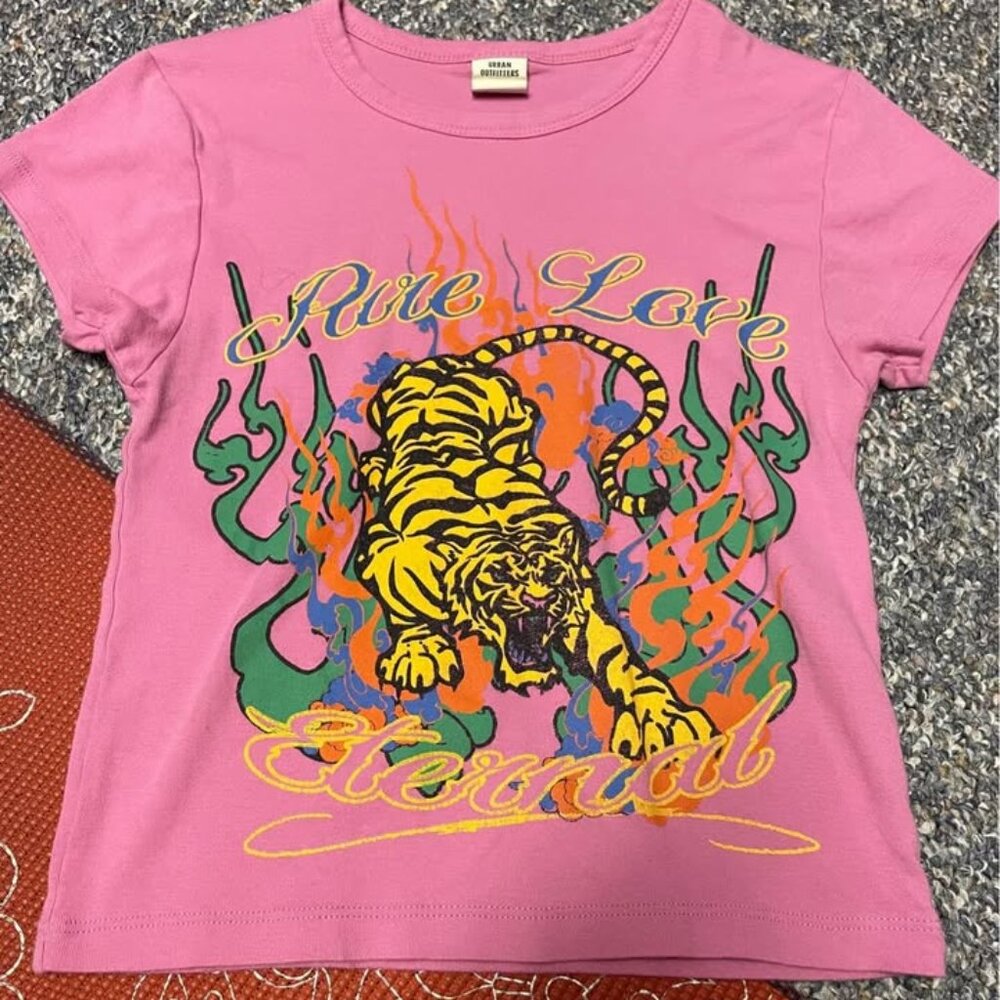 Urban outfitters pure love tiger cropped tee size large